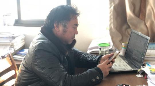 浙江57岁老教师用抖音教学深受家长学生喜爱