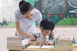 老学员说说兰迪少儿英语怎么样，一年大概收费多少？