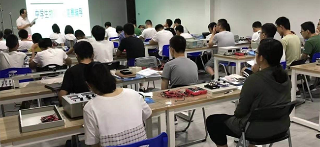 初中数学辅导怎么选？什么样的品牌算好的？