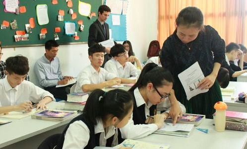高中英语辅导班是如何给学生上课的？